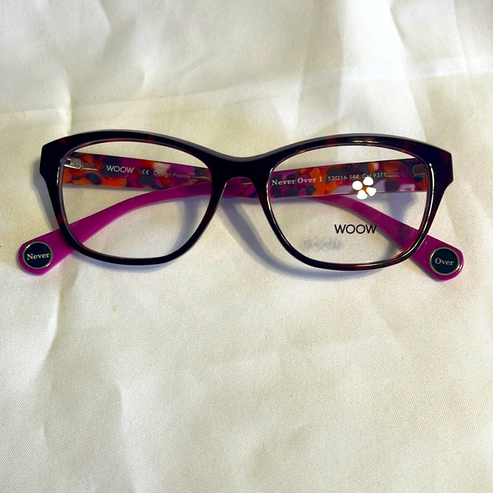 WOOW eyeglass frame